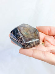 Garnet Free Form Polished 140g