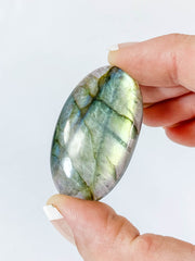 Labradorite Cabochon Oval | Medium