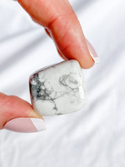 Howlite Tumbles | Medium