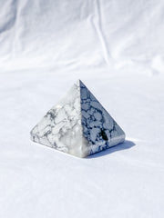 Howlite Pyramid | Small