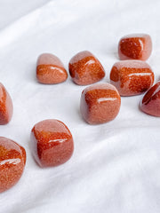 Gold Stone Tumbles | Medium