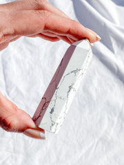 Howlite Polished Point 80g