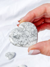 Howlite Heart | Medium