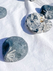Chrysanthemum Natural Stone | Large