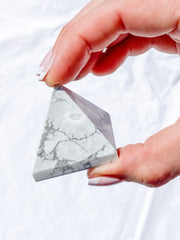 Howlite Pyramid | Small