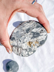 Chrysanthemum Natural Stone | Large