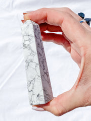 Howlite Polished Point 140g