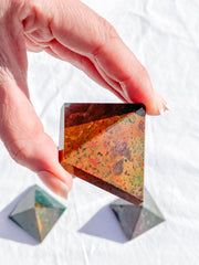 Bloodstone Pyramid | Large