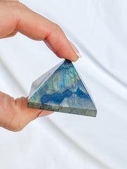 Labradorite Pyramid | Medium