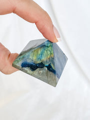 Labradorite Pyramid | Medium