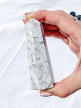 Howlite Polished Point 140g