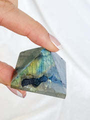 Labradorite Pyramid | Medium