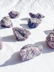 Lepidolite Natural | Medium