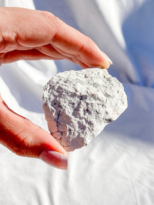 HOWLITE