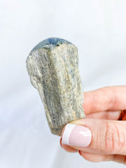 Kyanite Polished Point 57g