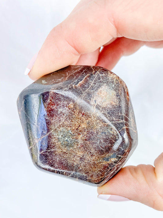 Garnet Free Form Polished 140g