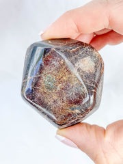Garnet Free Form Polished 140g