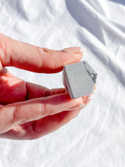 Howlite Polished Point 80g