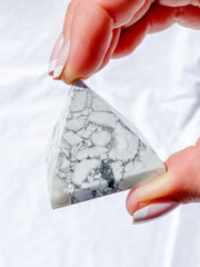 Howlite Pyramid | Small