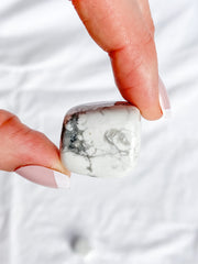 Howlite Tumbles | Medium