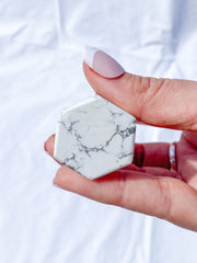 Howlite Polished Point 103g