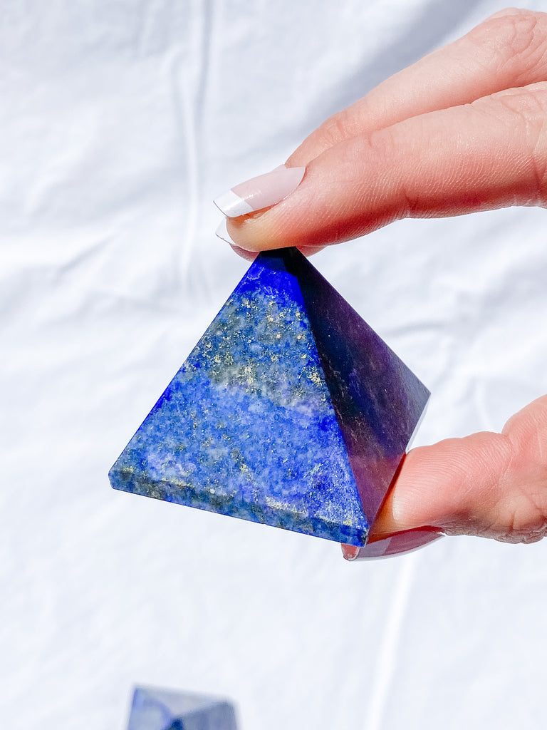 Lapis Lazuli Pyramid | Medium