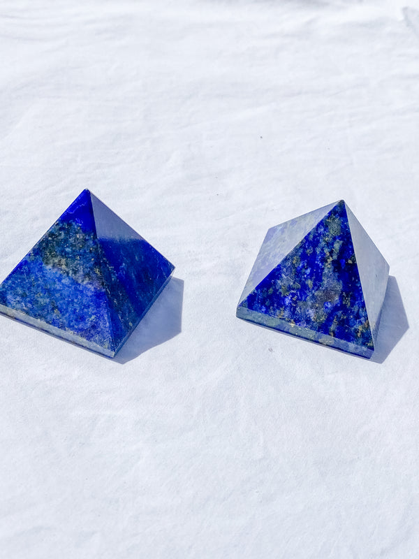 Lapis Lazuli Pyramid | Medium