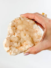 Stilbite Cluster 586g