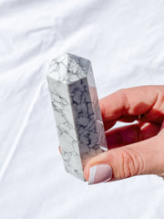 Howlite Polished Point 140g