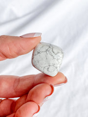 Howlite Tumbles | Medium