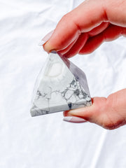 Howlite Pyramid | Small
